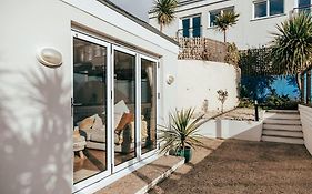The Hideout - Newquay - Fully Stocked Eco Escape